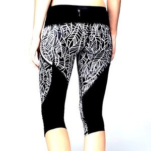Lululemon Run A Marathon Crop II Palm pant…